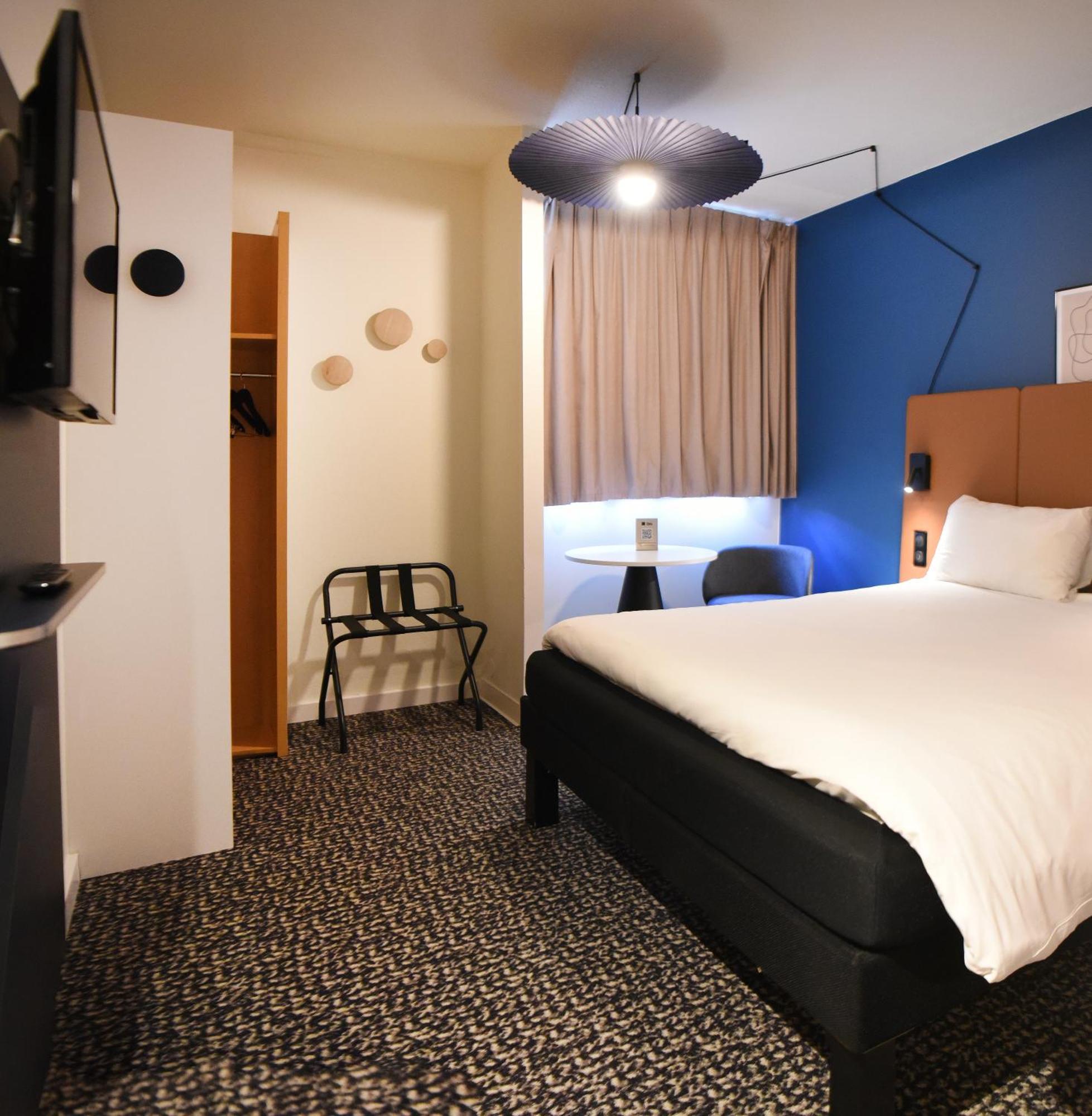 ホテル Ibis Laval Le Relais D'Armor Changé エクステリア 写真