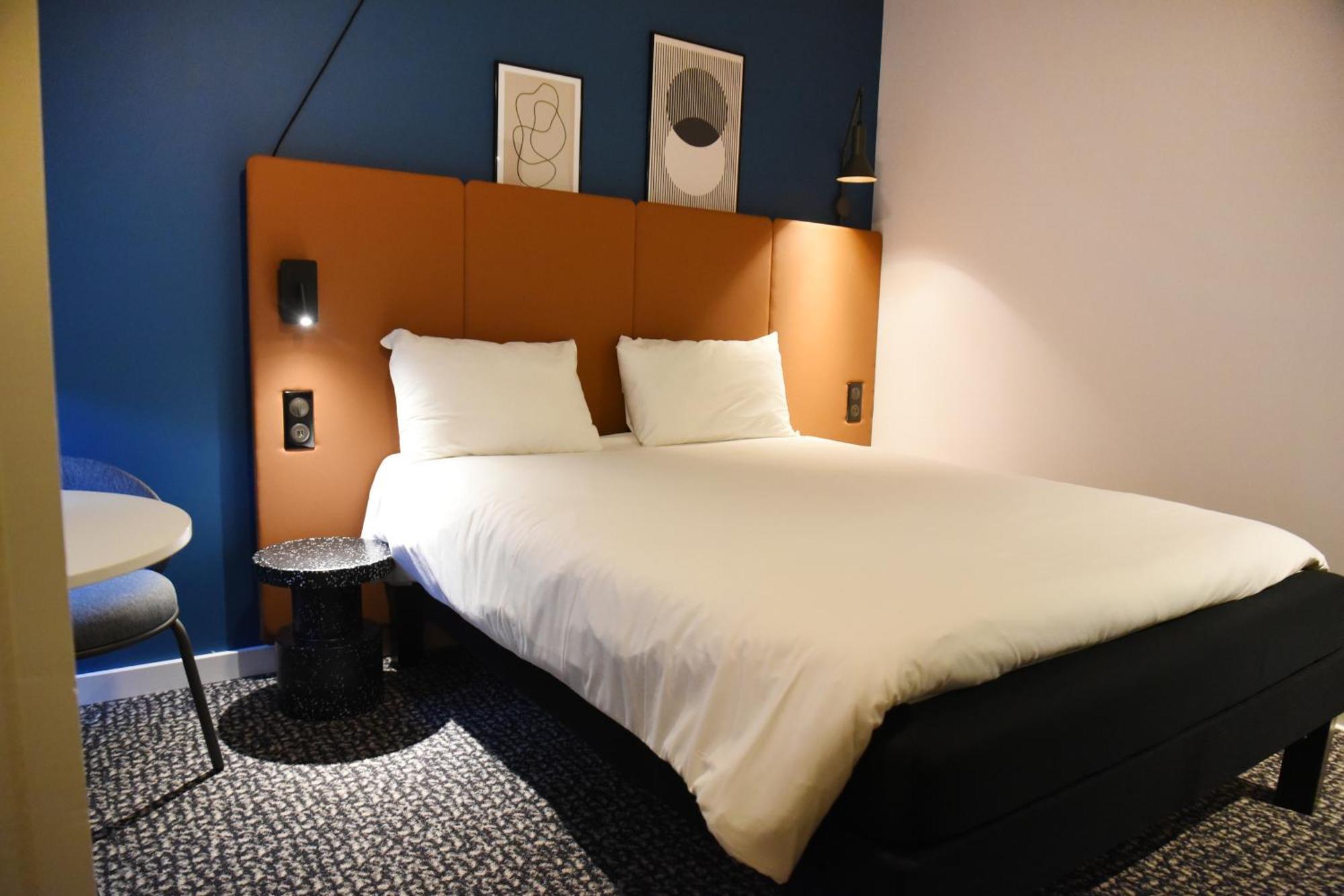 ホテル Ibis Laval Le Relais D'Armor Changé エクステリア 写真