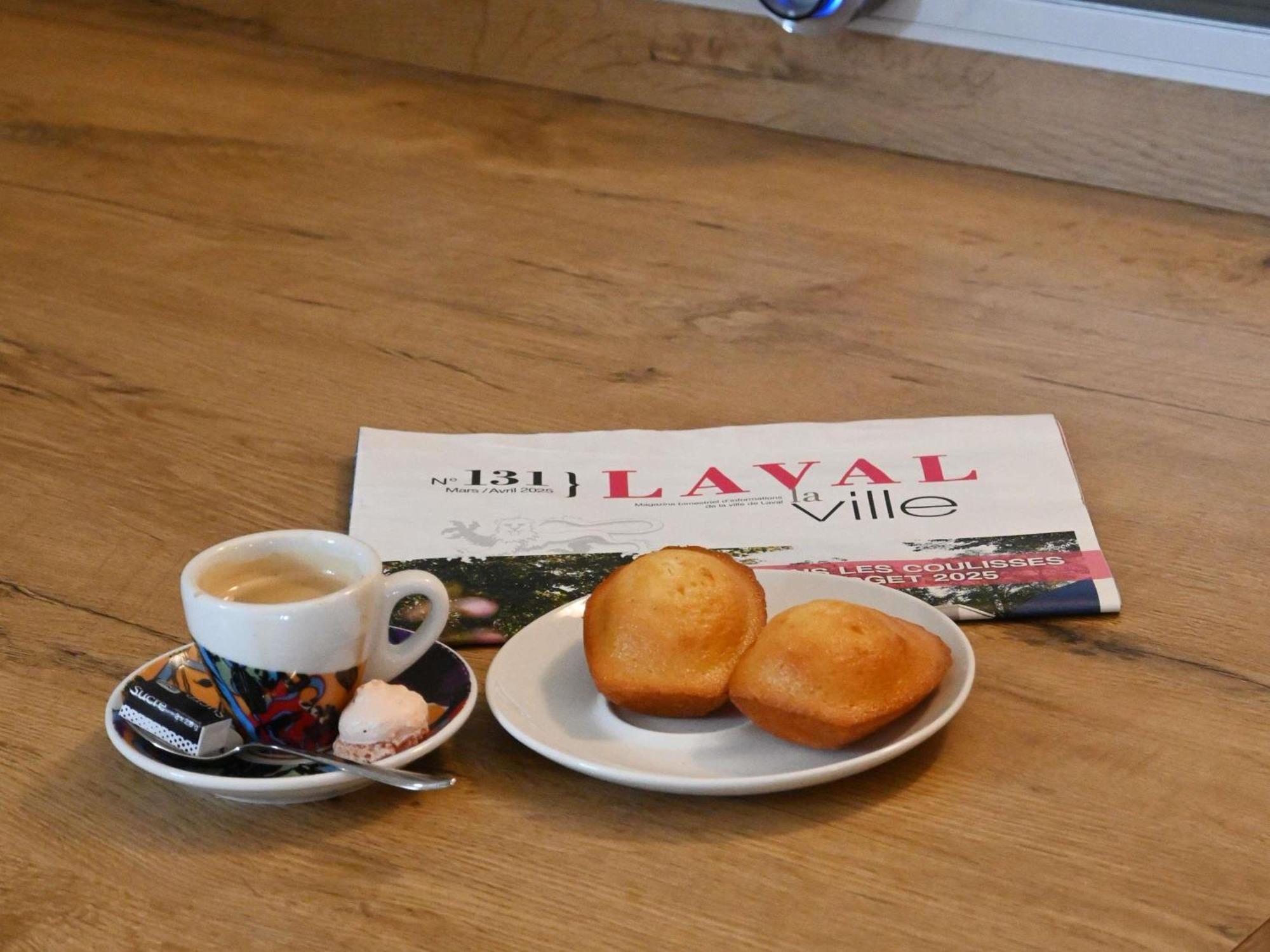 ホテル Ibis Laval Le Relais D'Armor Changé エクステリア 写真